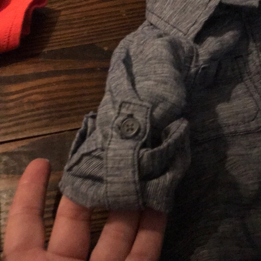 Linen button down - Picture 2 of 3